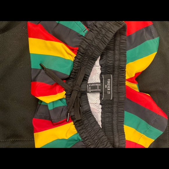 Caribbean inspired swim trunks ! Bright Jamaican theme colors with mesh lining - Picture 2 of 3